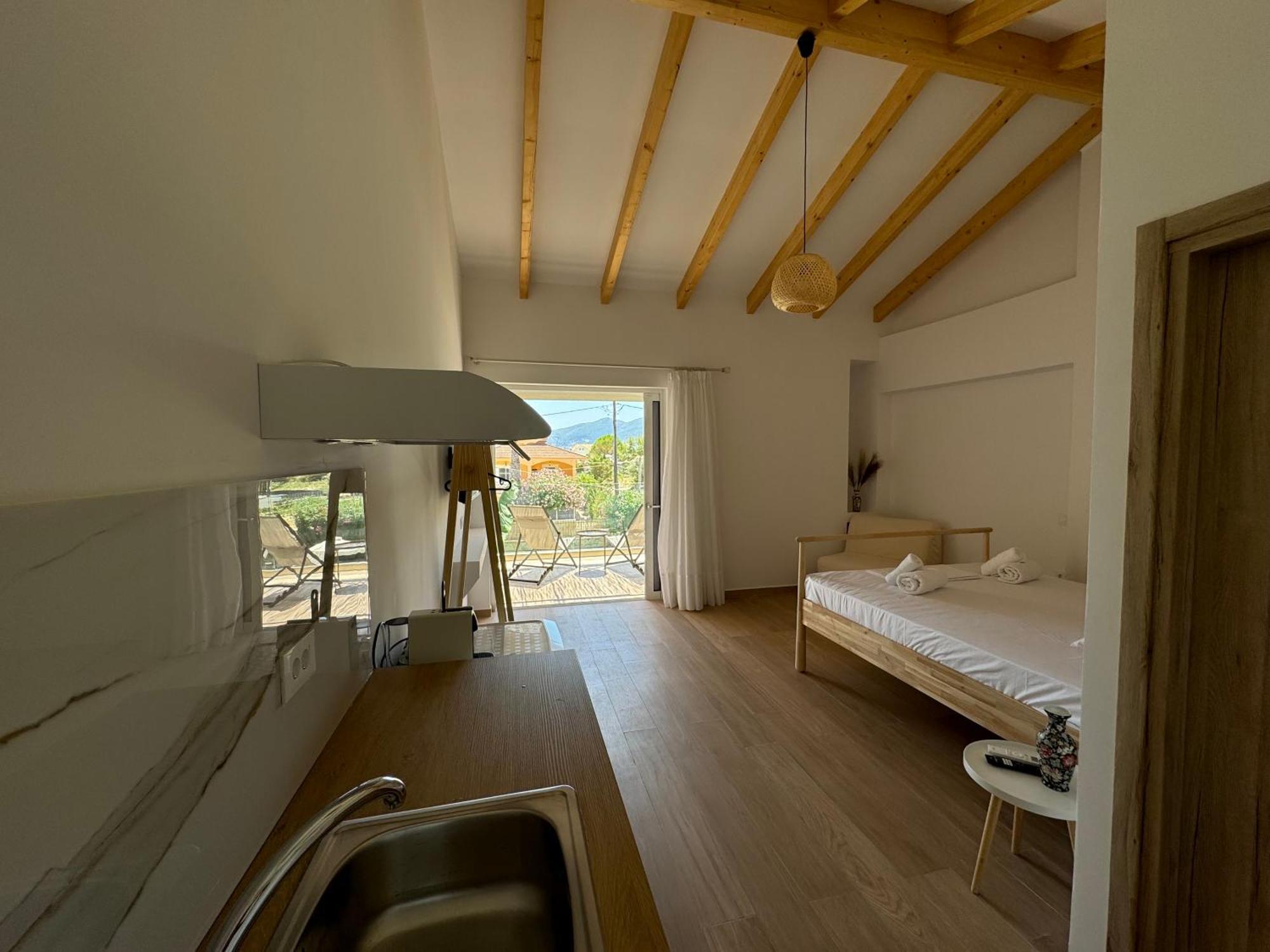 Nikludin Suites & Studios Laganas Esterno foto